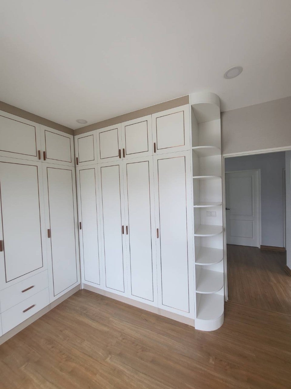 Walk in Closet - การุณย์ - CENTRO Rama 9 - คลองสองต้นนุ่น, เขตลาดกระบัง, กรุงเทพมหานคร